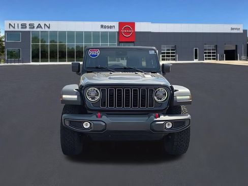 Used 2025 Jeep Wrangler Unlimited Rubicon AWD/4WD image 31