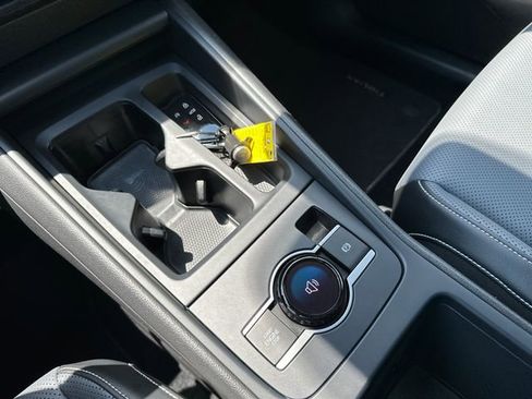 Certified 2025 Volkswagen Tiguan SE R-Line AWD/4WD image 29