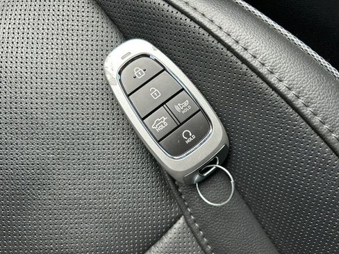 Used 2022 Hyundai Santa Cruz Limited AWD/4WD image 32