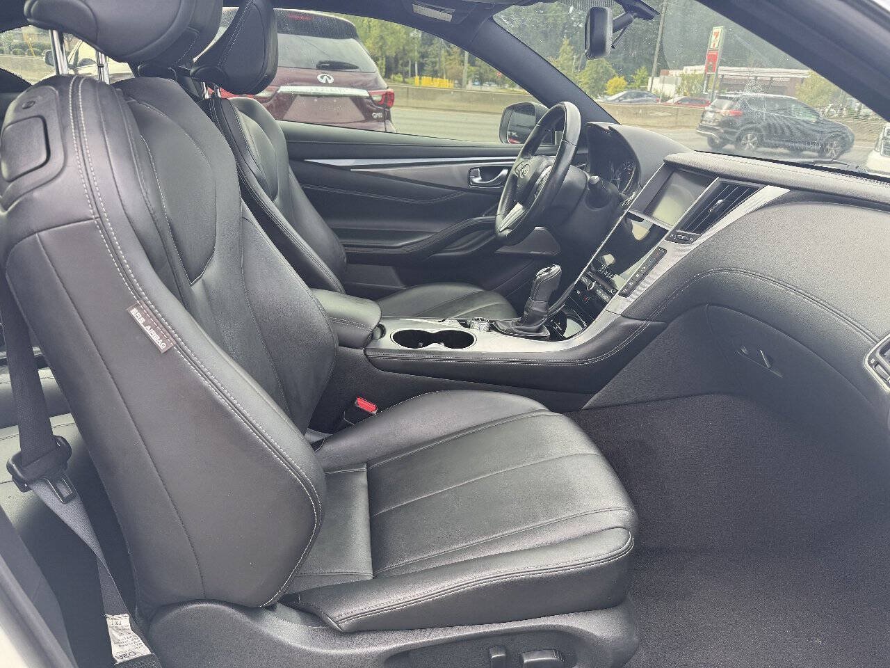 Used 2018 INFINITI Q60 3.0t Luxe RWD image 6