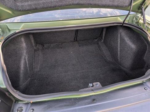 Used 2019 Dodge Challenger SXT image 5