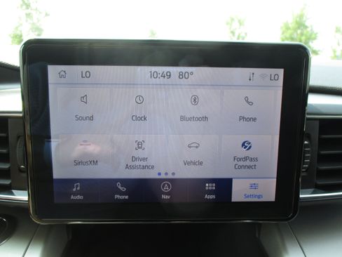 Used 2024 Ford Explorer XLT w/ Equipment Group 202A AWD/4WD image 29