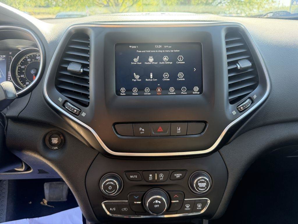 Used 2021 Jeep Cherokee Latitude Lux w/ Sun & Sound Group AWD/4WD image 14