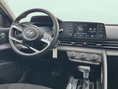 New 2026 Hyundai Elantra SE FWD image 10