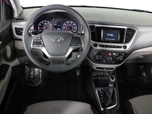 Used 2020 Hyundai Accent SE image 6