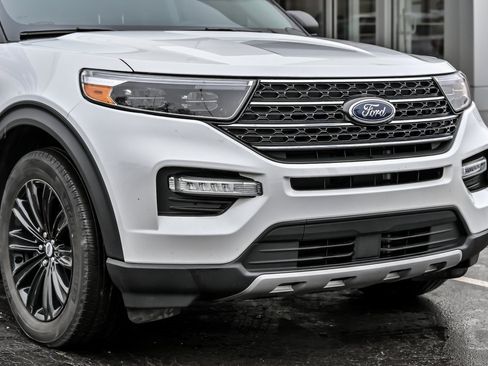 Used 2023 Ford Explorer XLT w/ Equipment Group 202A image 11