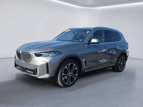 Used 2024 BMW X5 xDrive40i w/ Premium Package image 7