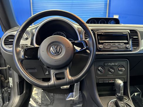Used 2013 Volkswagen Beetle 2.0T image 13