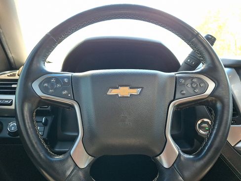 Used 2019 Chevrolet Suburban Premier AWD/4WD image 21