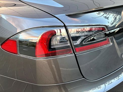 Used 2021 Tesla Model S Plaid image 29