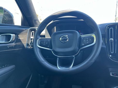 Certified 2023 Volvo XC40 Recharge Ultimate AWD/4WD image 25