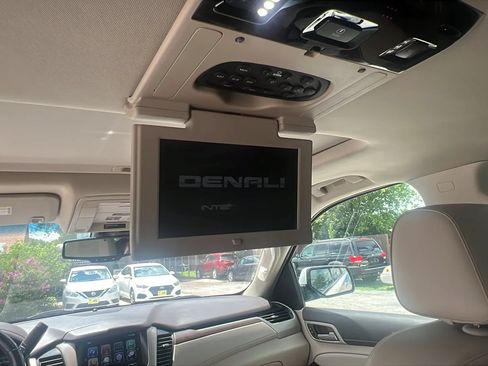Used 2019 GMC Yukon XL Denali w/ Open Road Package AWD/4WD image 18