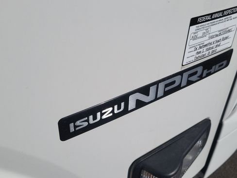 Used 2018 Isuzu NPR image 8