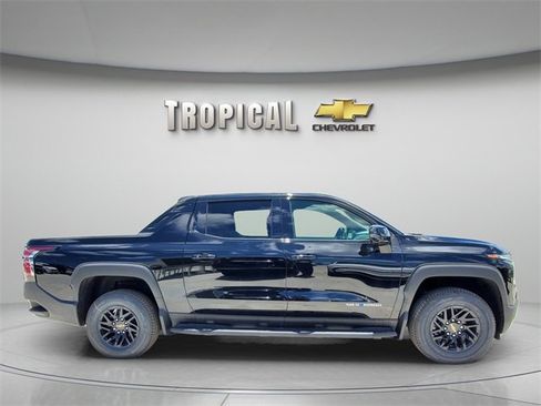 New 2025 Chevrolet Silverado EV LT image 6