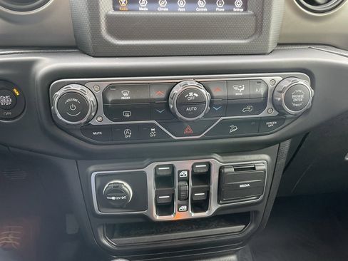 Used 2021 Jeep Wrangler Unlimited Sport image 11
