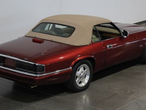 Used 1995 Jaguar XJS 4.0 Convertible RWD image 8