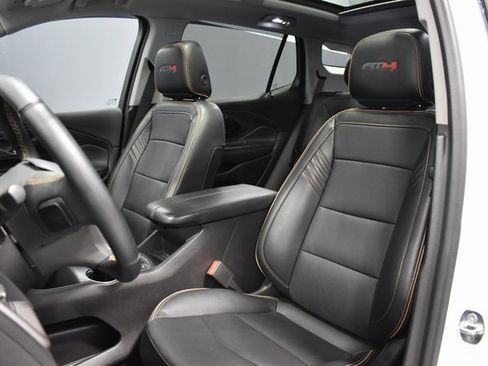 Used 2023 GMC Terrain AT4 w/ Infotainment Package II image 5