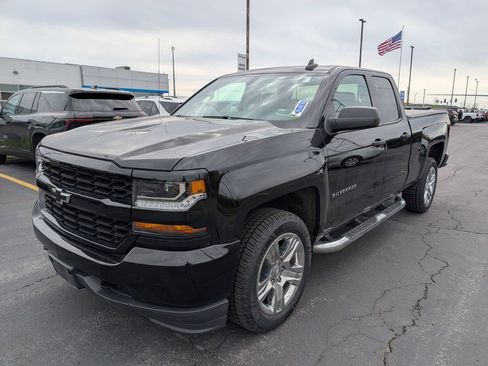 Used 2019 Chevrolet Silverado 1500 Custom w/ LPO, Essentials Package AWD/4WD image 5