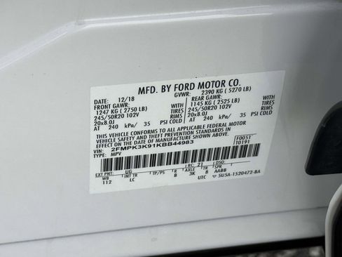 Used 2019 Ford Edge Titanium image 27