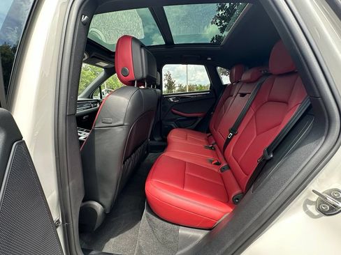 Used 2026 Porsche Macan AWD/4WD image 17