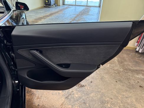 Used 2019 Tesla Model 3 Standard Range Plus image 18