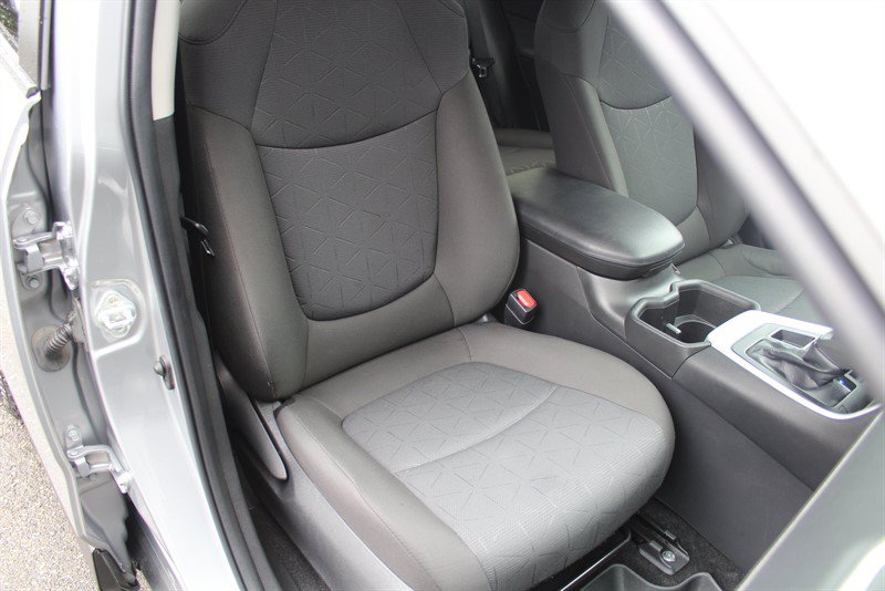 Used 2022 Toyota RAV4 XLE AWD/4WD image 23