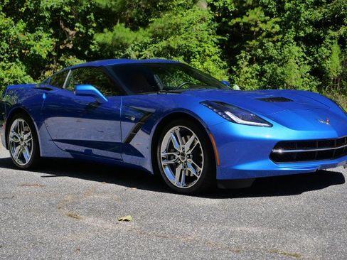 Used 2015 Chevrolet Corvette Stingray Coupe w/ 2LT Preferred Equipment Group RWD image 4