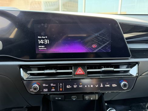 Used 2025 Kia Niro Wind FWD image 18
