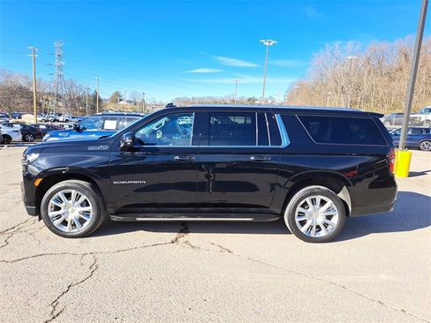 Used 2024 Chevrolet Suburban High Country w/ Max Trailering Package image 2