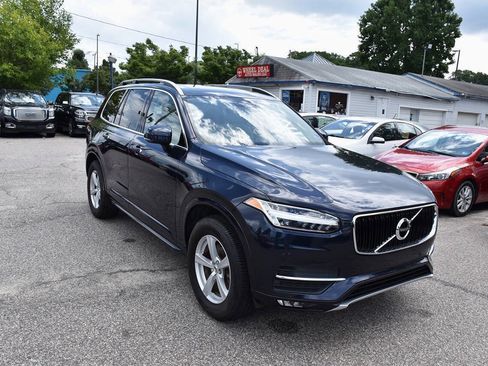 Used 2019 Volvo XC90 T5 Momentum FWD image 3
