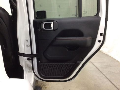 Used 2019 Jeep Wrangler Unlimited Rubicon AWD/4WD image 30