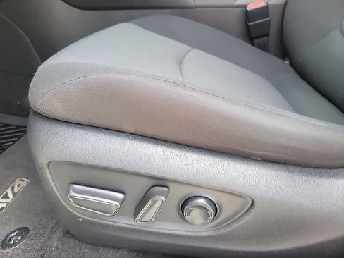 Used 2021 Toyota RAV4 XLE FWD image 12