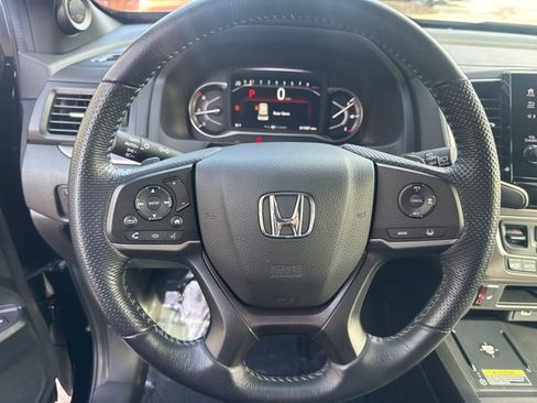 Used 2025 Honda Passport EX-L image 19