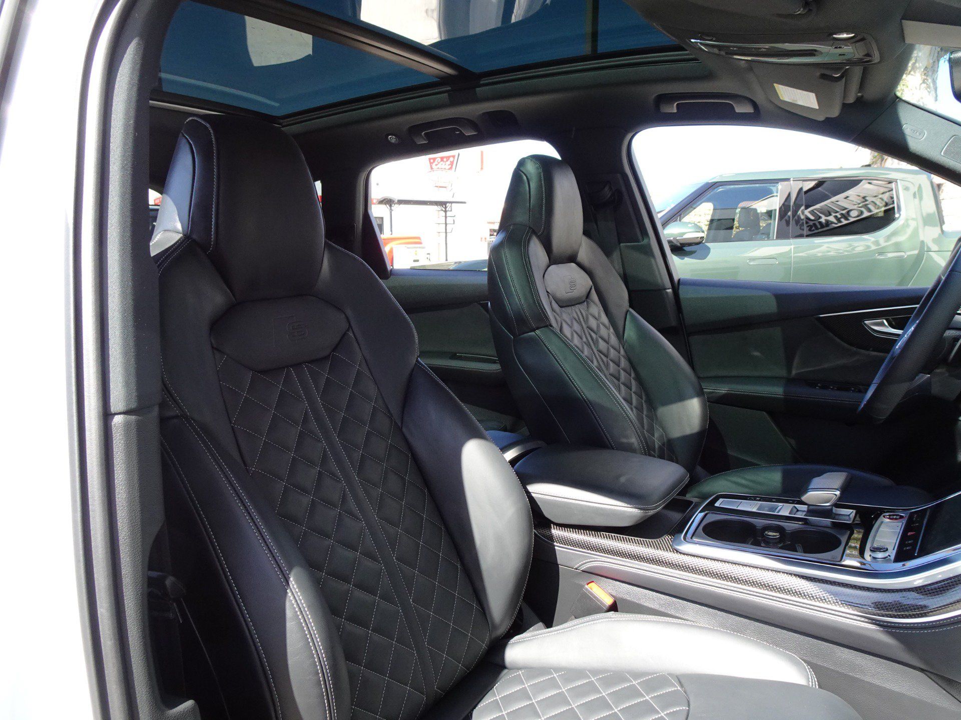 Used 2023 Audi SQ7 Premium Plus w/ Towing Package AWD/4WD image 24
