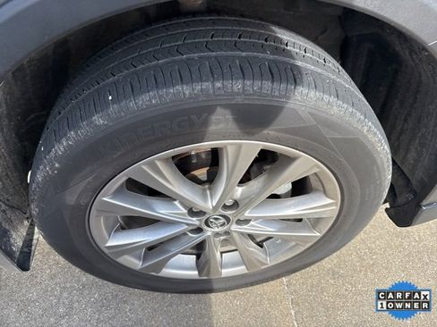 Used 2016 Toyota RAV4 Limited image 11