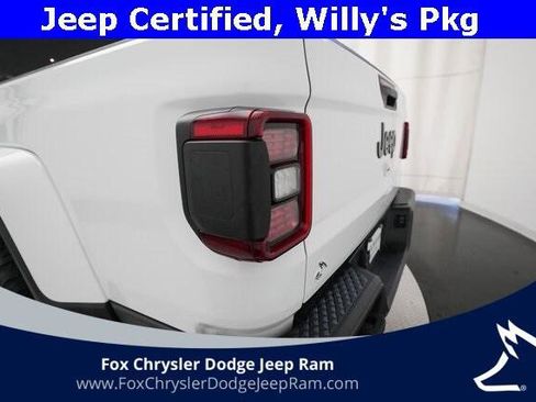 Certified 2021 Jeep Gladiator Willys image 30