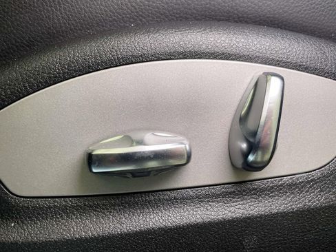 Certified 2023 Porsche Macan AWD/4WD image 17