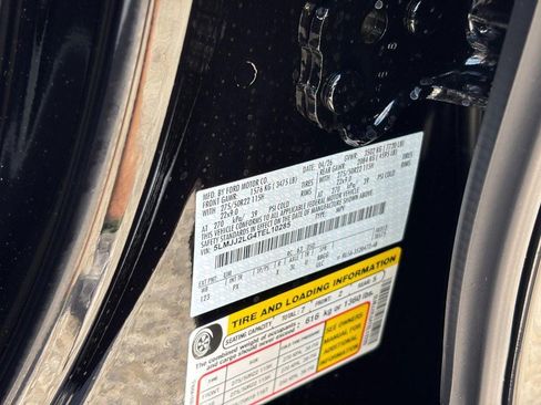 New 2026 Lincoln Navigator Reserve AWD/4WD image 24