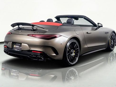 Used 2022 Mercedes-Benz SL 63 AMG 4MATIC w/ AMG Aerodynamic Package image 9