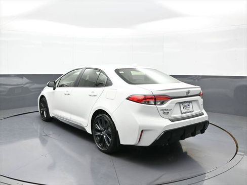 Certified 2026 Toyota Corolla SE FWD image 8