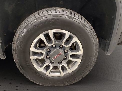 Used 2022 GMC Sierra 3500 SLT w/ SLT Preferred Package AWD/4WD image 17