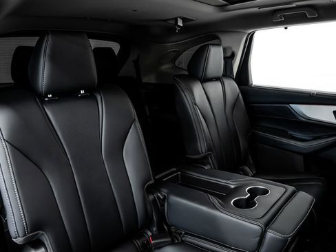 Certified 2025 Acura MDX w/ Technology Package image 32