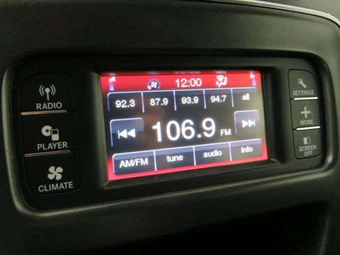 Used 2019 Dodge Journey SE w/ Blacktop Package image 21