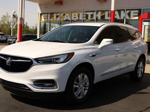 Used 2018 Buick Enclave Essence FWD image 1