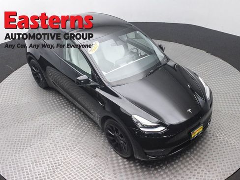 Used 2021 Tesla Model Y Long Range AWD/4WD image 3