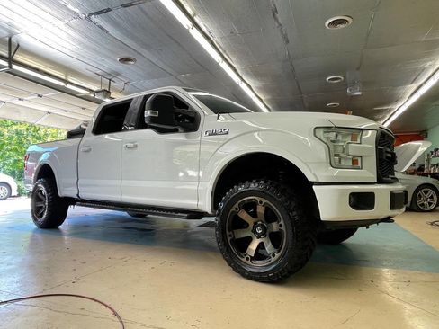 Used 2016 Ford F150 Lariat w/ Equipment Group 502A Luxury AWD/4WD image 1