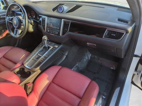 Used 2017 Porsche Macan Turbo image 26