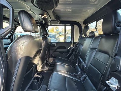 Used 2022 Jeep Gladiator Overland w/ Popular Equipment Package image 29