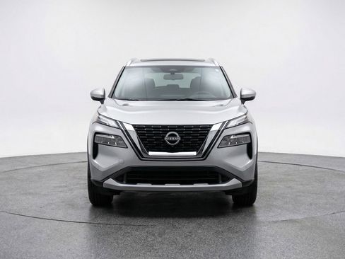 Used 2025 Nissan Rogue SV AWD/4WD image 1