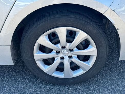 Used 2024 Toyota Corolla LE FWD image 38